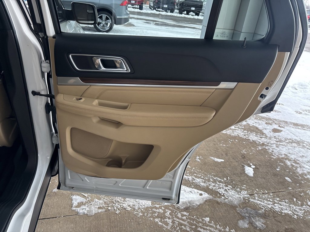 Used 2017 Ford Explorer Limited image 25