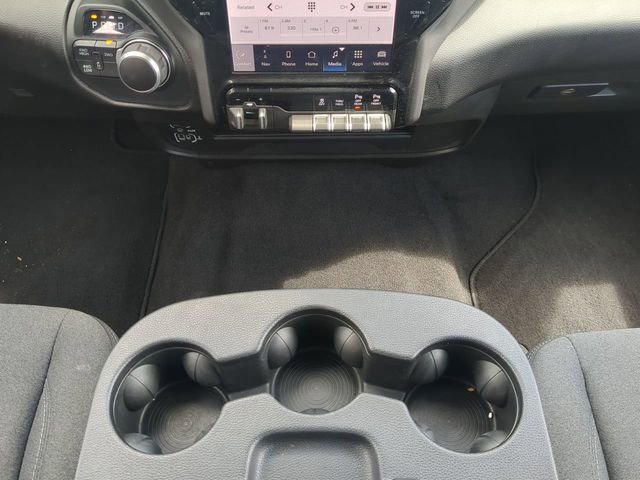 Used 2024 RAM 2500 Big Horn w/ Safety Group image 20