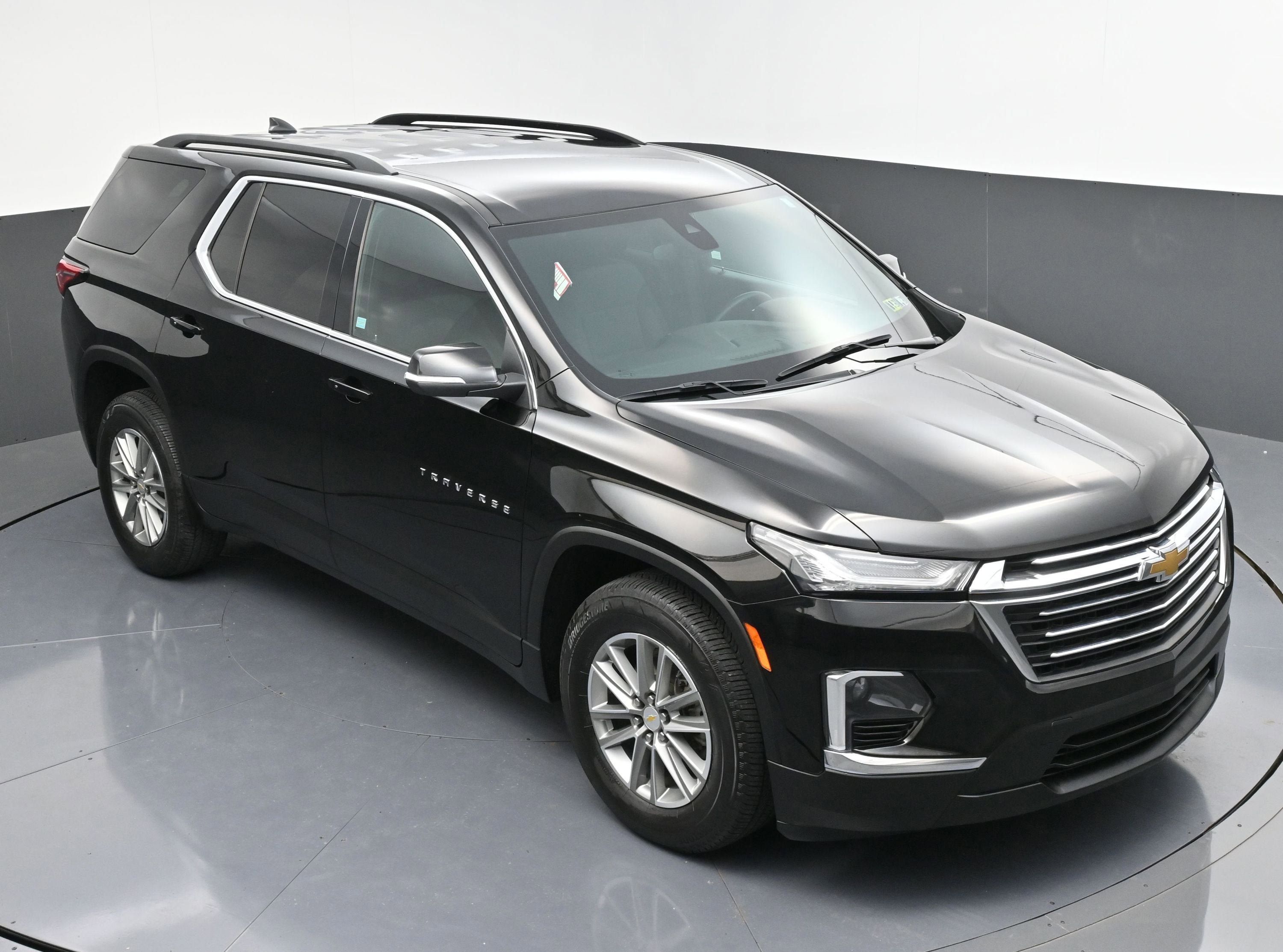 Used 2023 Chevrolet Traverse LT AWD/4WD image 49
