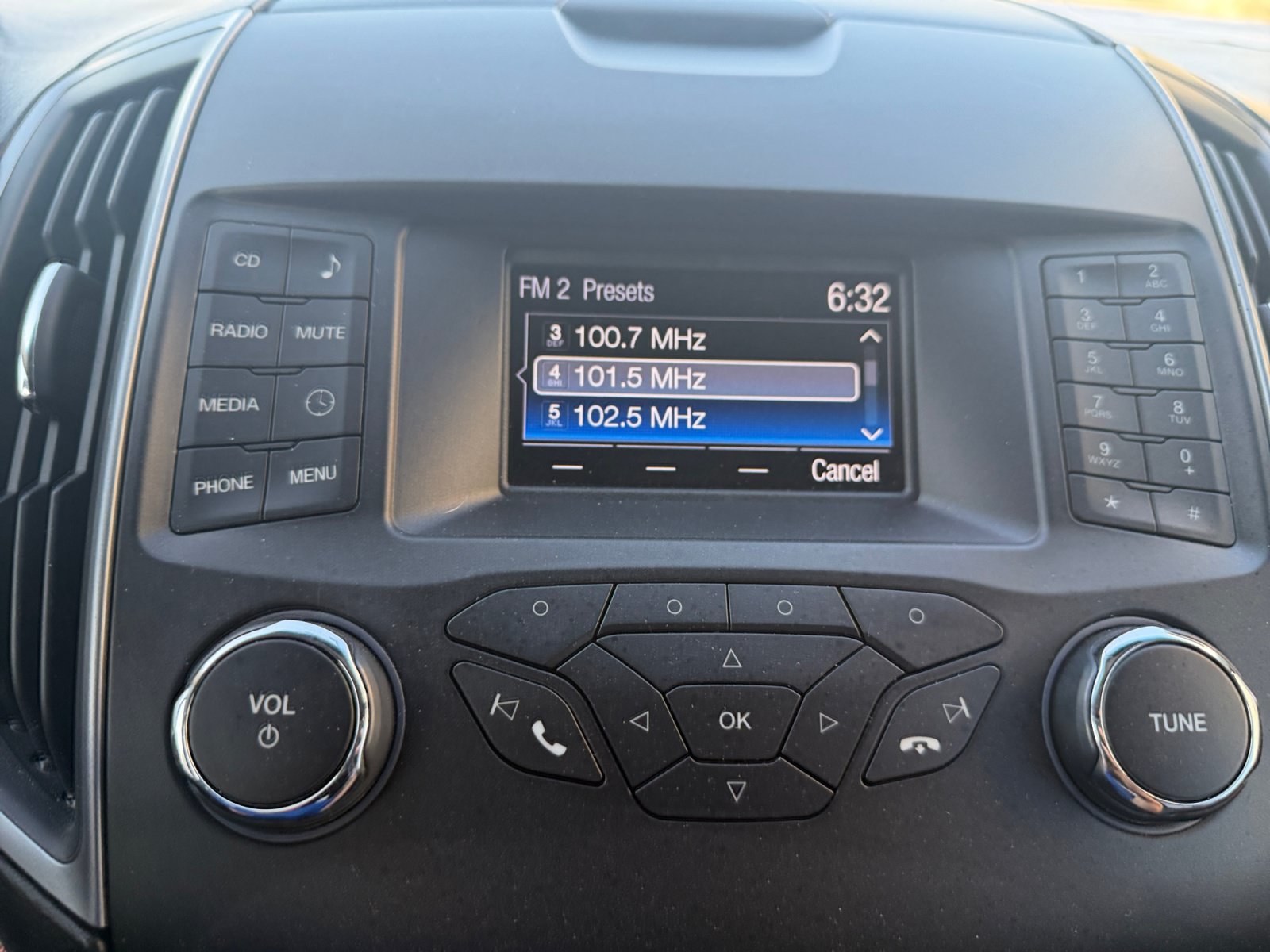 Used 2017 Ford Edge SE FWD image 21