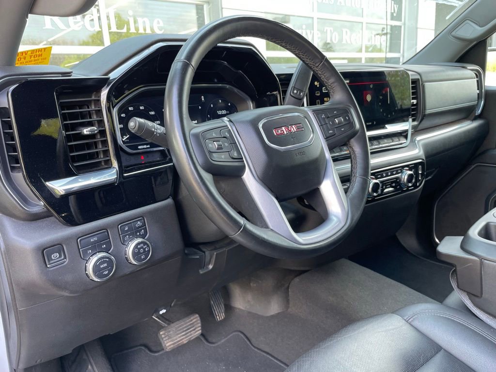 Used 2025 GMC Sierra 1500 SLT AWD/4WD image 9