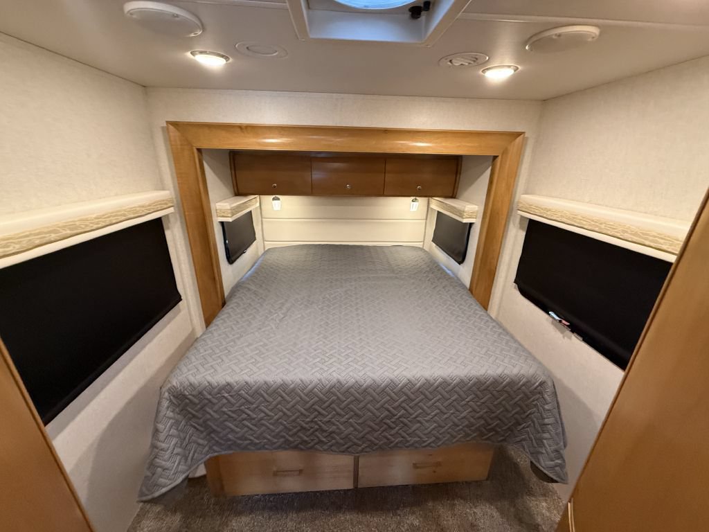 Used 2018 Mercedes-Benz Sprinter 3500 image 75