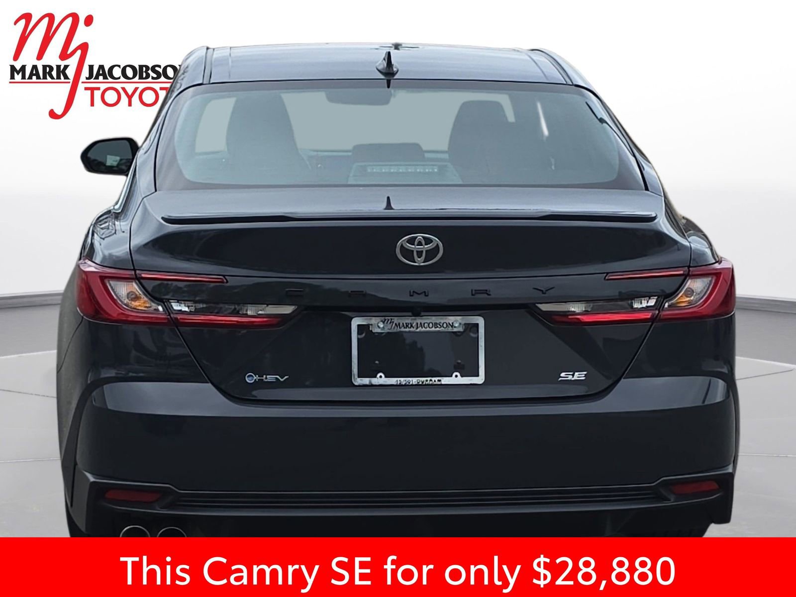 Used 2025 Toyota Camry SE image 11