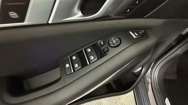 Used 2022 BMW X5 xDrive40i AWD/4WD image 11