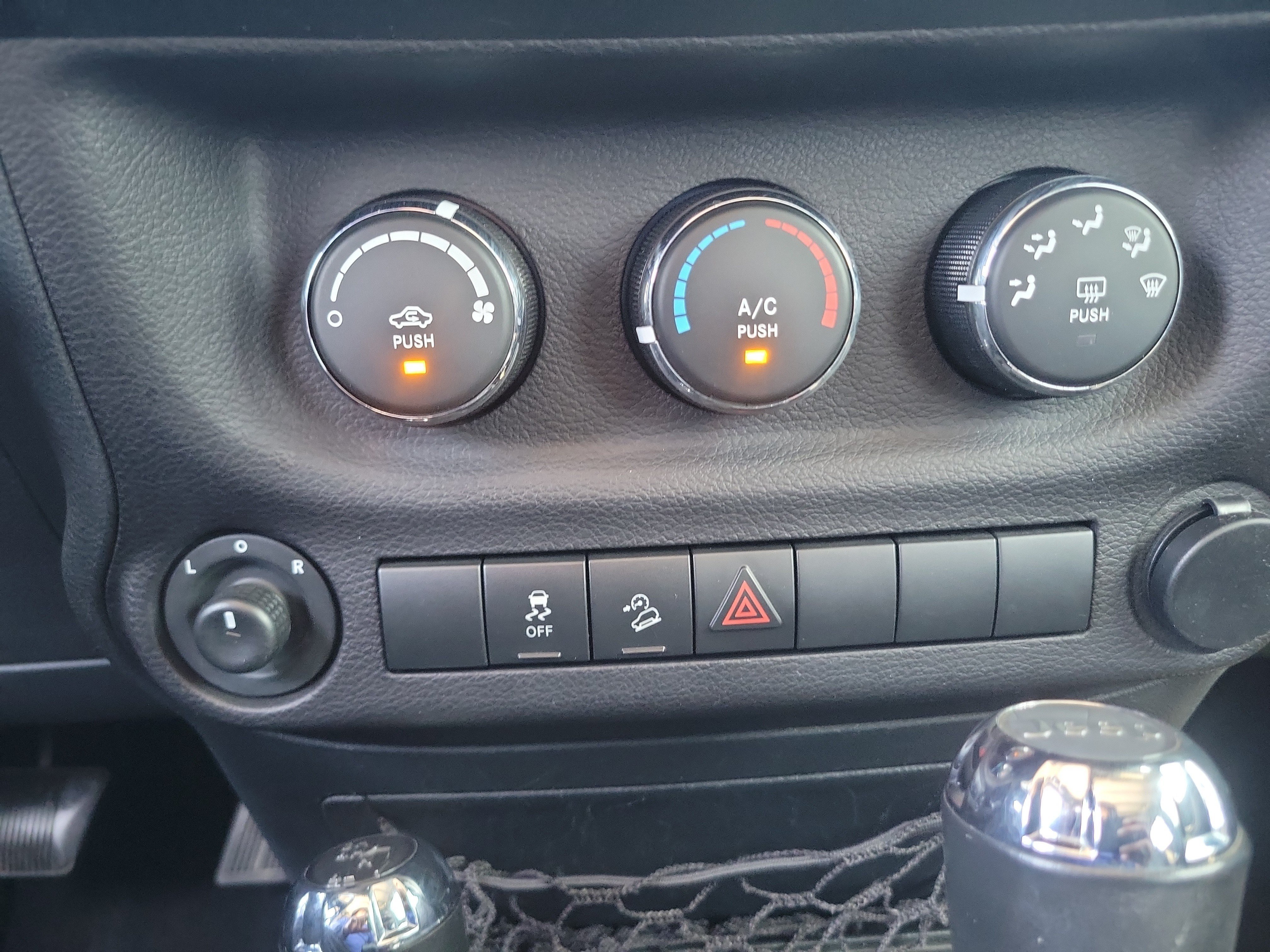 Used 2018 Jeep Wrangler Unlimited Sport S AWD/4WD image 30