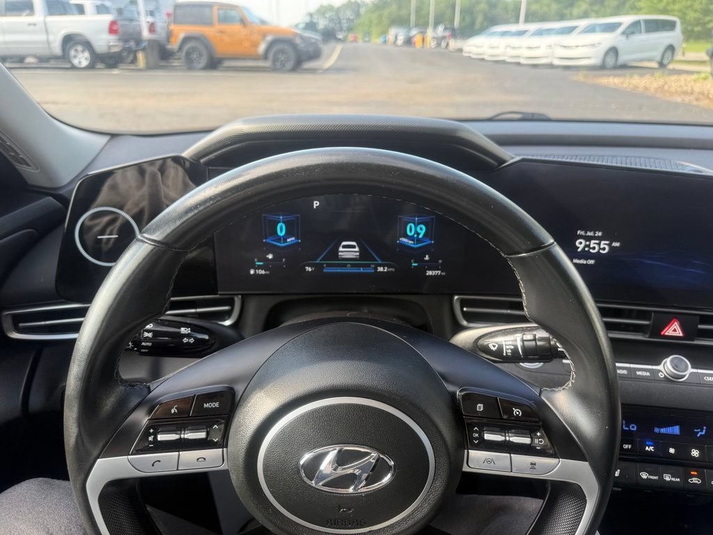 Used 2023 Hyundai Elantra Limited FWD image 22