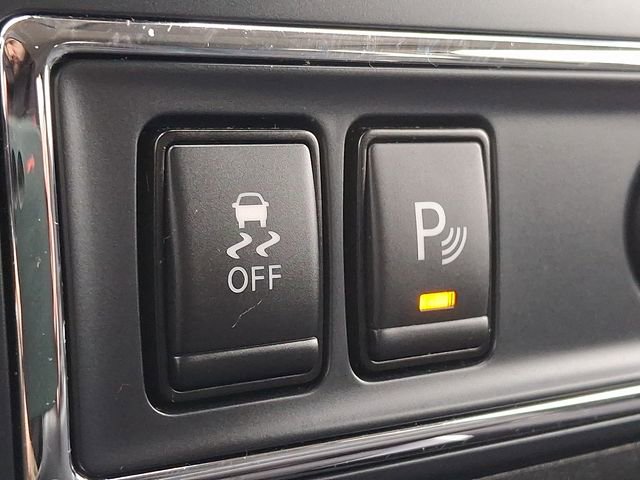 Used 2024 Nissan Titan SV w/ Accessory Utility Package image 26