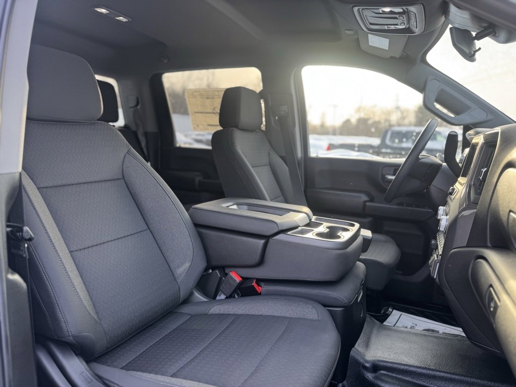 Used 2025 GMC Sierra 2500 Pro w/ Convenience Package image 11