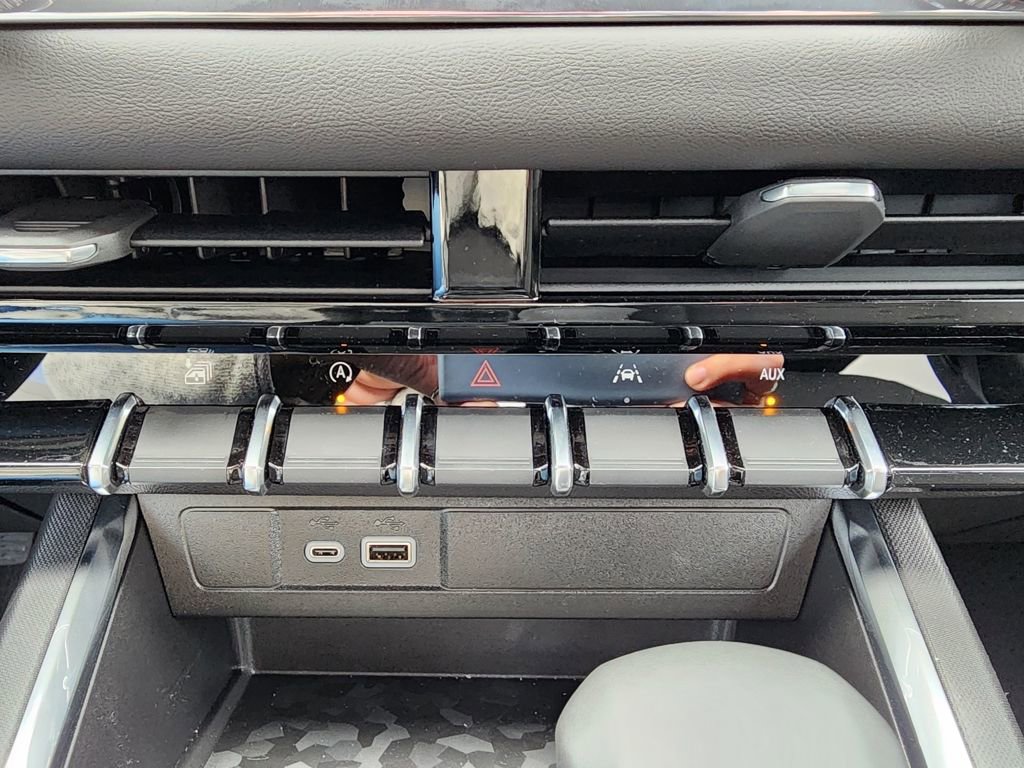 New 2026 GMC Canyon Elevation w/ Convenience Package image 29