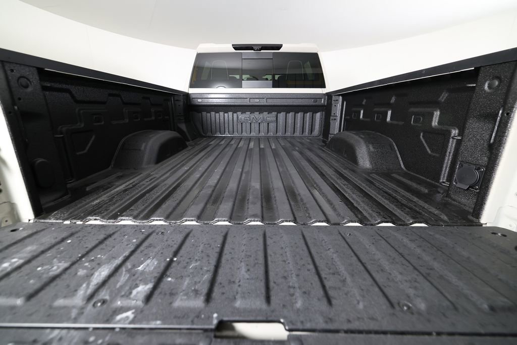 Used 2026 GMC Sierra 2500 AT4X image 7