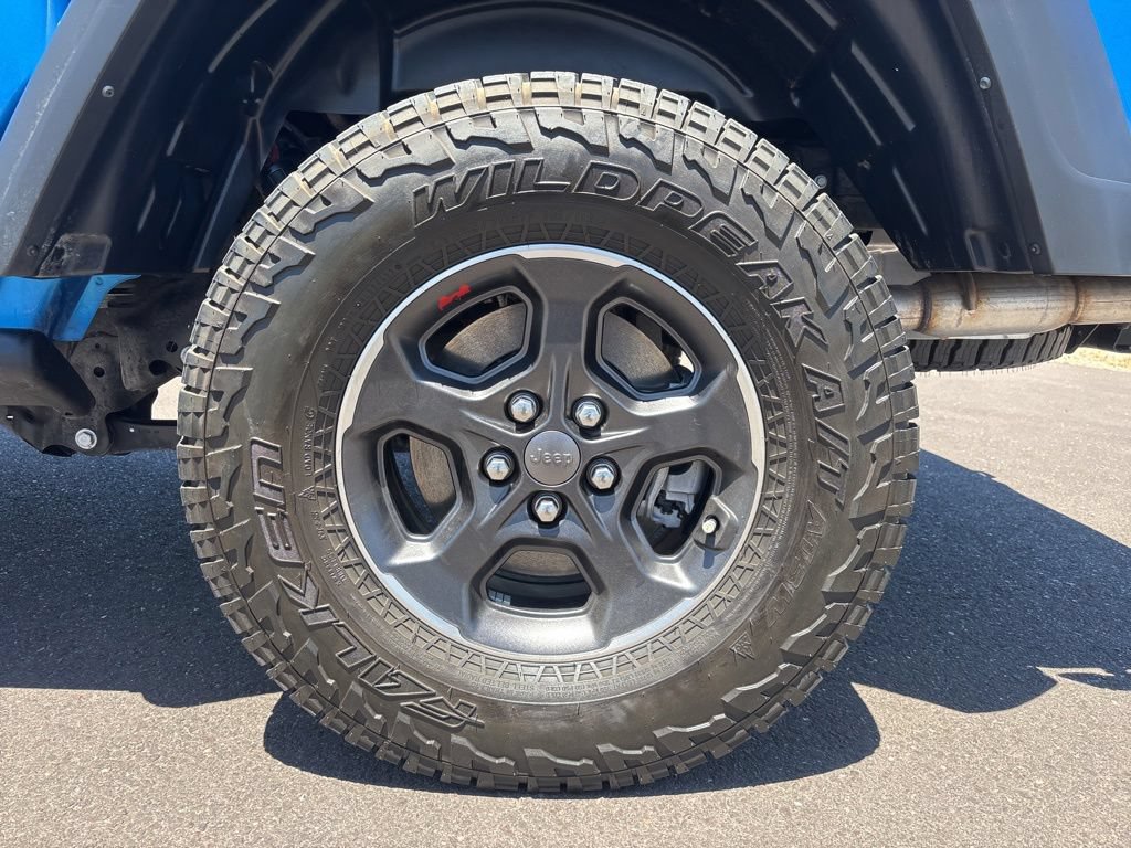 Used 2023 Jeep Gladiator Rubicon w/ LED Lighting Group AWD/4WD image 33