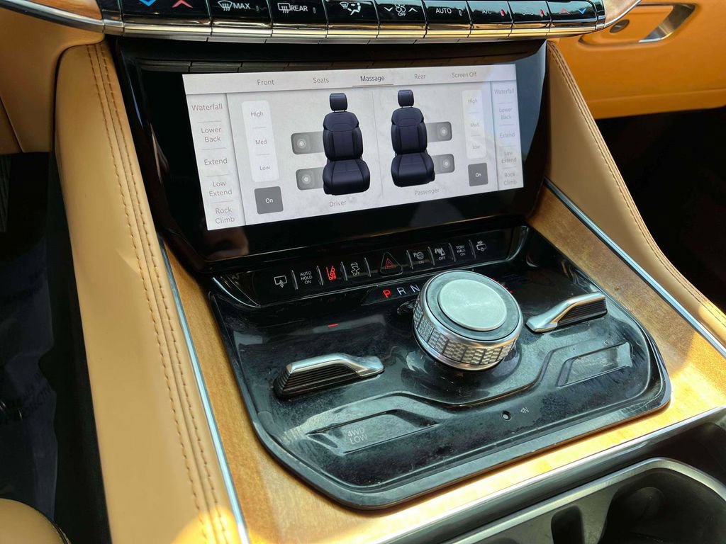 Used 2022 Jeep Grand Wagoneer Series III w/ Rear-Seat Entertainment Group AWD/4WD image 23