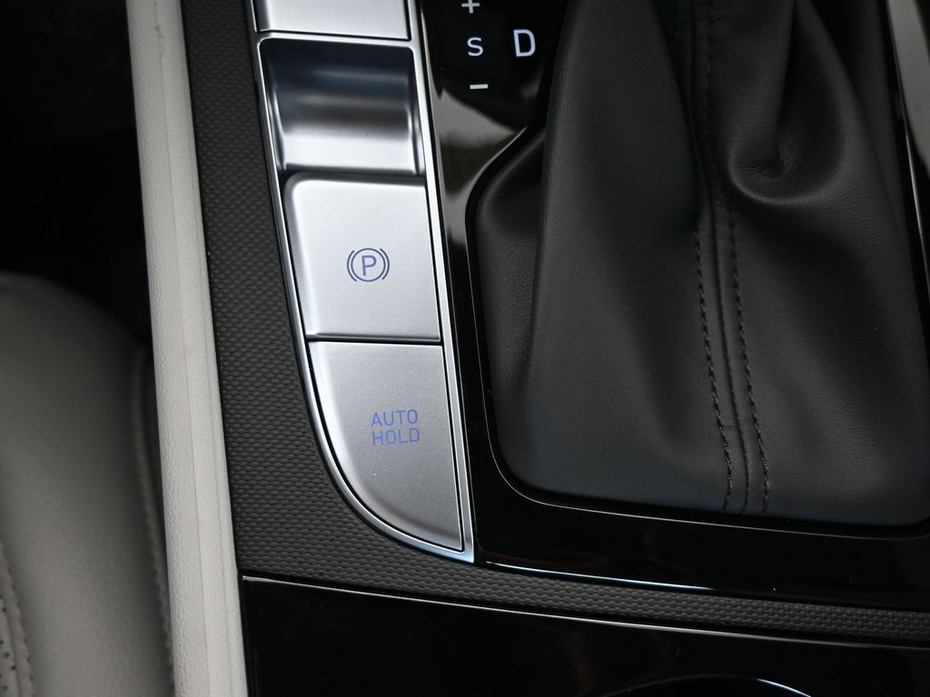 New 2026 Hyundai Elantra Limited image 32