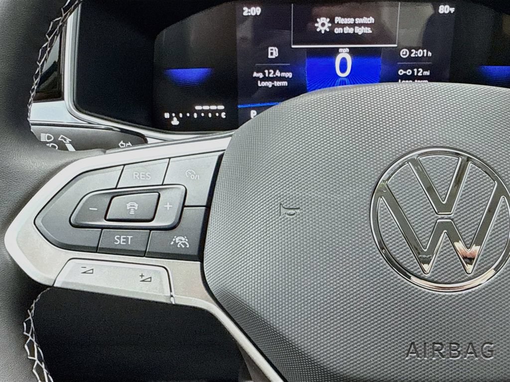 New 2026 Volkswagen Taos SE FWD image 11