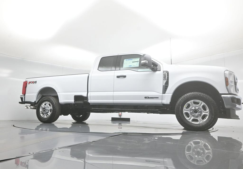 New 2026 Ford F350 XLT w/ FX4 Off-Road Package image 3