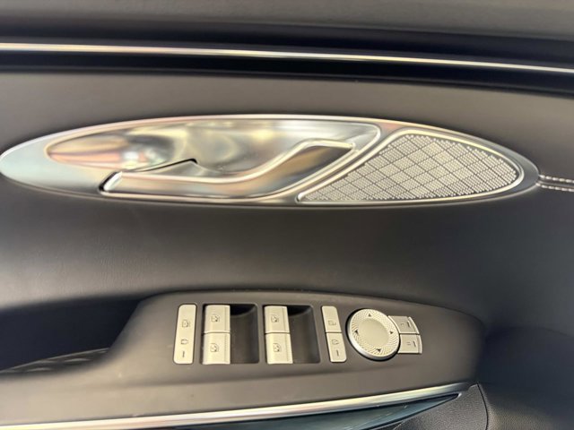 Used 2024 Genesis GV70 2.5T AWD/4WD image 9