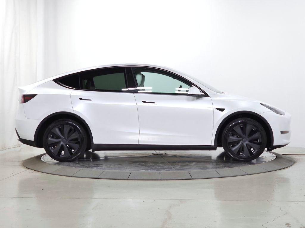 Used 2024 Tesla Model Y Long Range AWD/4WD image 10