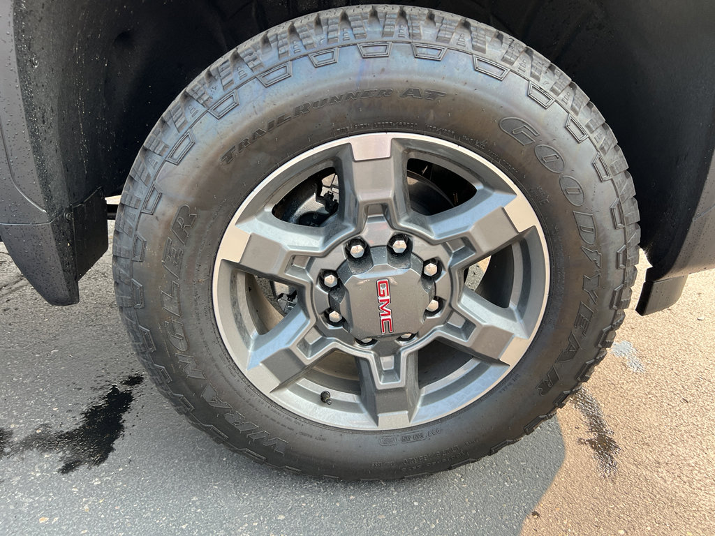 New 2025 GMC Sierra 2500 SLT image 30