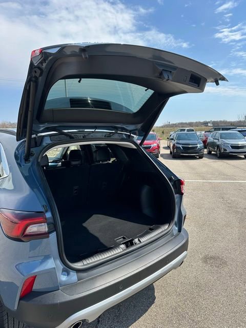 Used 2025 Ford Escape Platinum AWD/4WD image 10