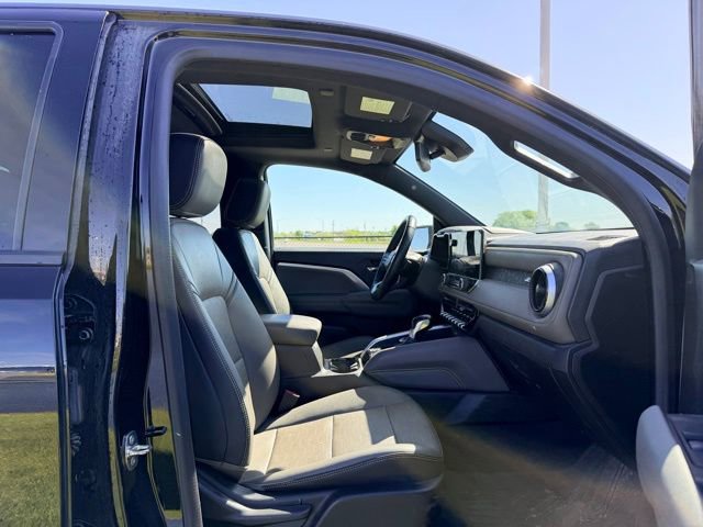 Certified 2023 Chevrolet Colorado ZR2 w/ ZR2 Convenience Package III AWD/4WD image 11