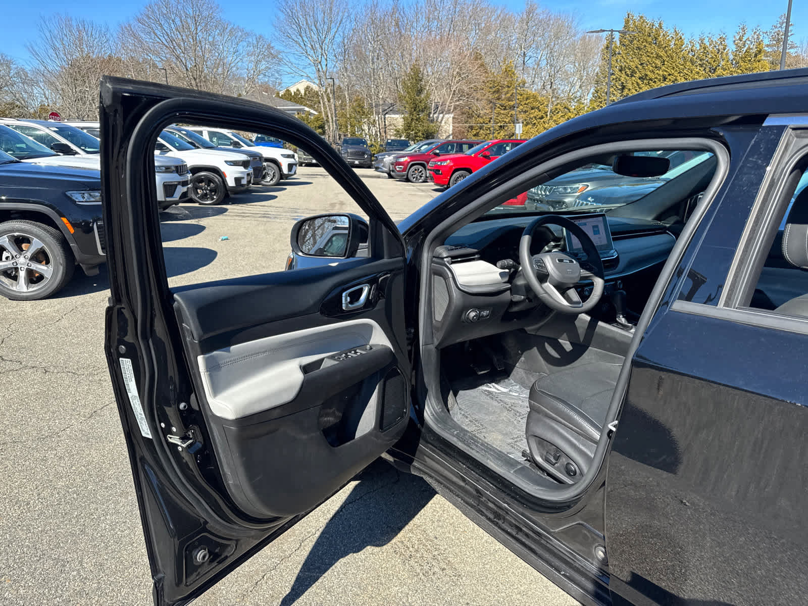 Used 2025 Jeep Compass Limited w/ Elite Group image 11