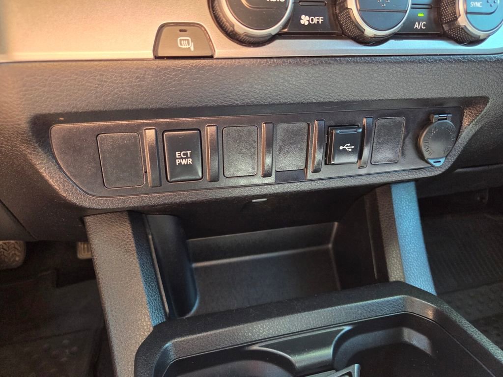 Used 2022 Toyota Tacoma SR RWD image 26