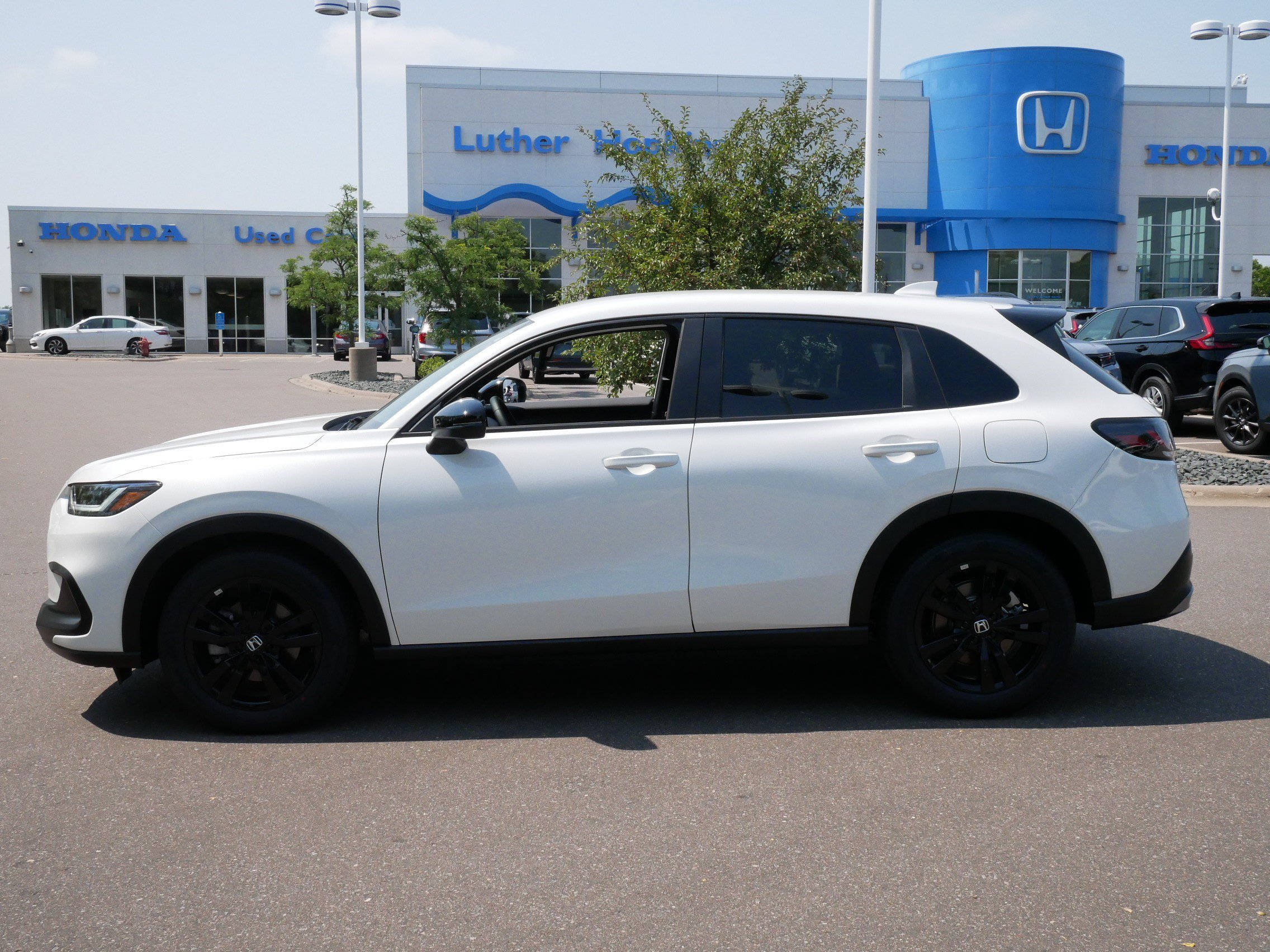 Used 2027 Honda HR-V Sport image 12
