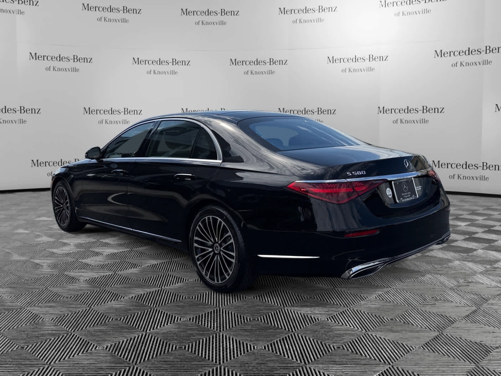 Used 2026 Mercedes-Benz S 580 4MATIC Sedan video 3