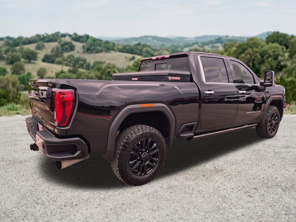 Used 2021 GMC Sierra 2500 Denali w/ Denali Black Diamond Edition AWD/4WD image 10