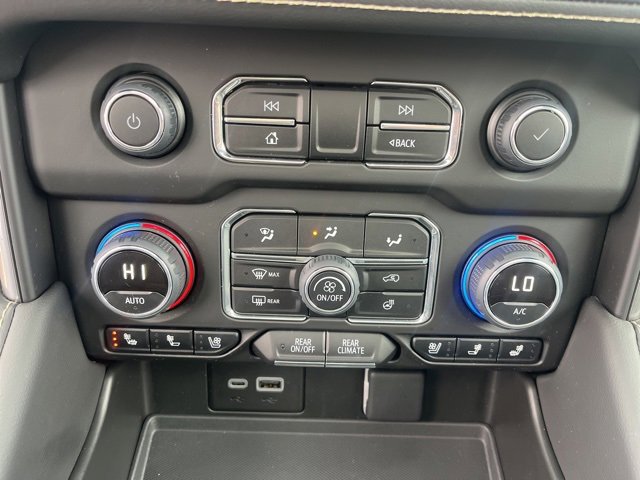 Used 2024 Chevrolet Tahoe Premier w/ Advanced Technology Package image 29