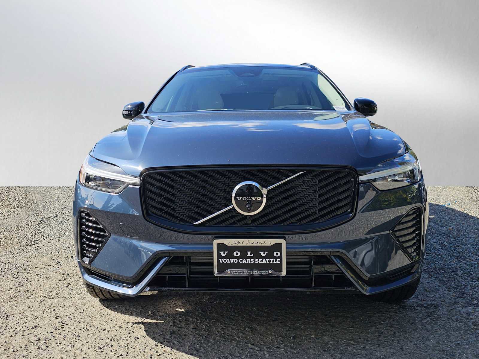 New 2026 Volvo XC60 T8 Ultra w/ Protection Package Premier image 8