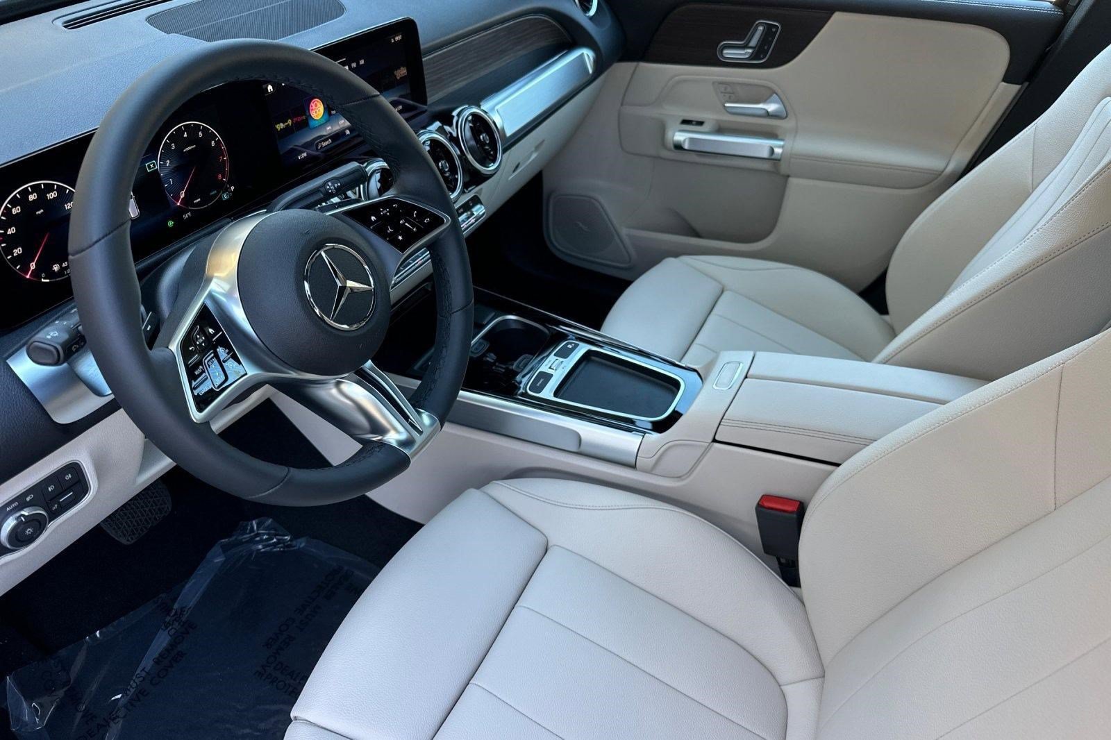 New 2026 Mercedes-Benz GLB 250 image 4