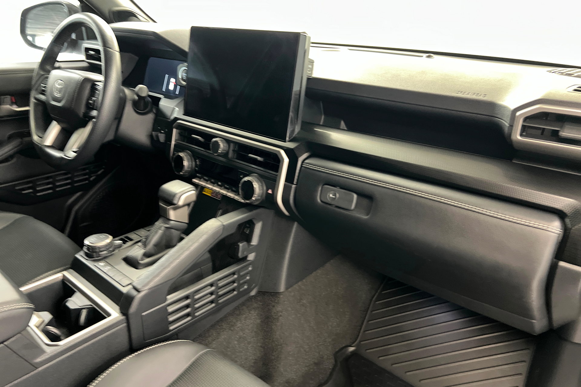 Used 2025 Toyota 4Runner Limited w/ Tow Technology Package AWD/4WD image 25