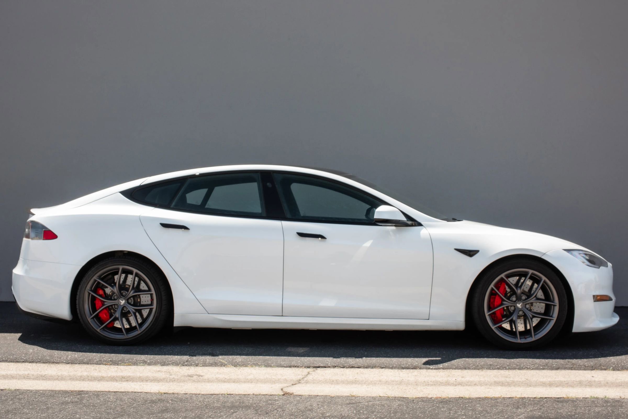 Used 2021 Tesla Model S Plaid image 8