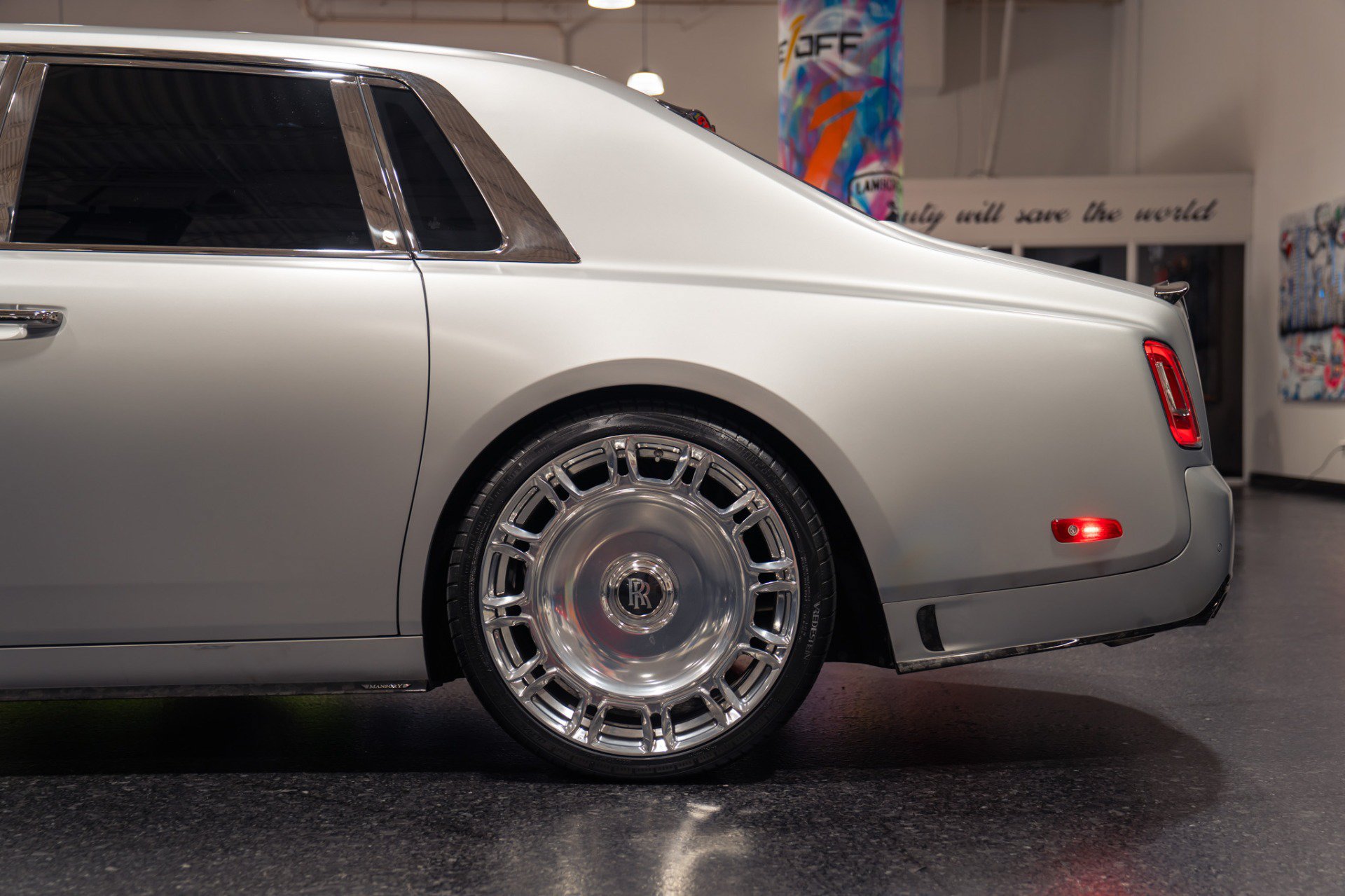 Used 2020 Rolls-Royce Phantom Sedan RWD image 25