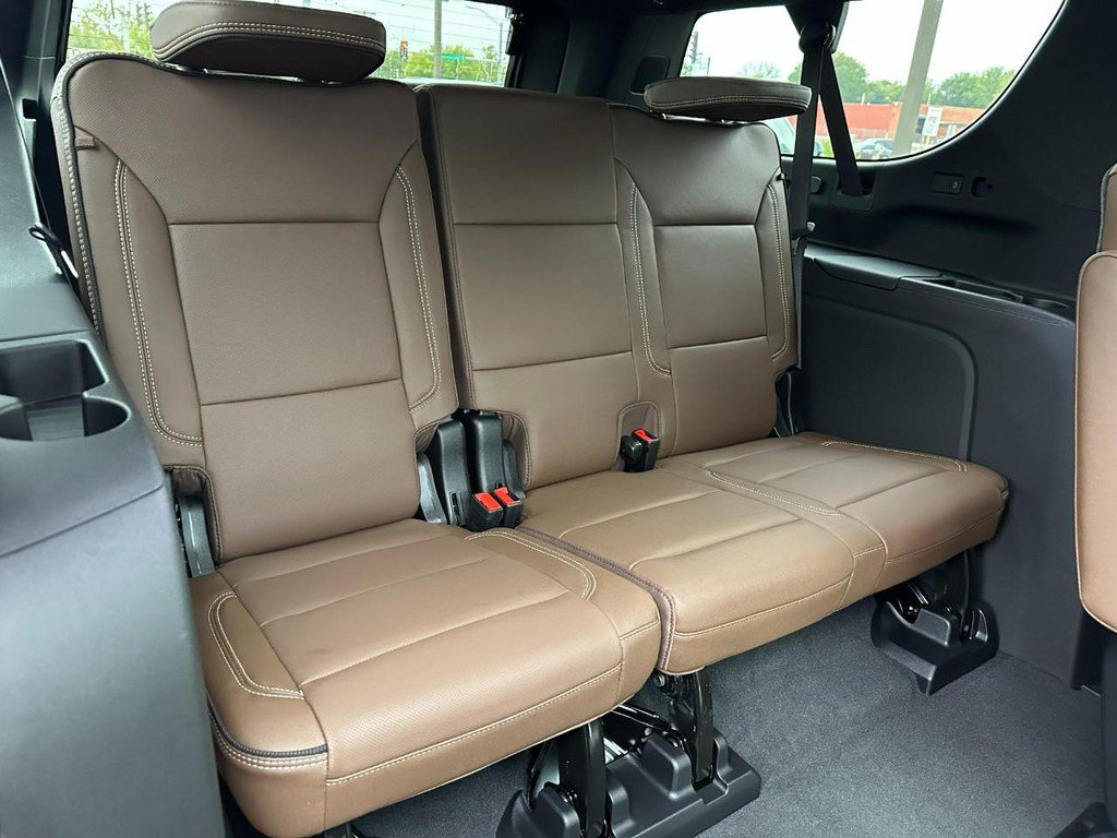 New 2026 Chevrolet Suburban High Country image 5