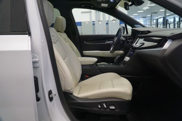 Certified 2023 Cadillac XT6 Sport w/ Technology Package AWD/4WD image 18