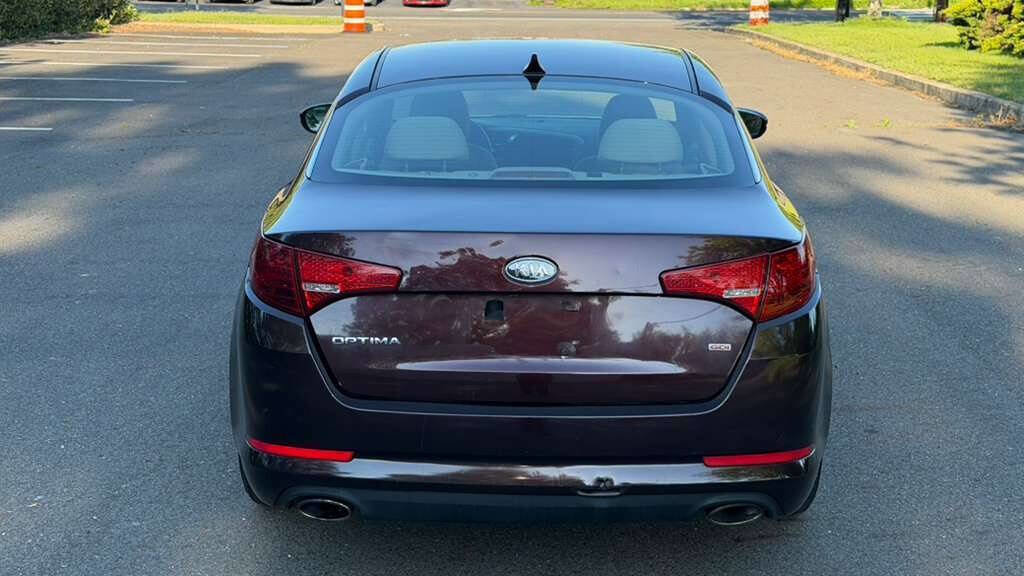 Used 2012 Kia Optima LX FWD image 6