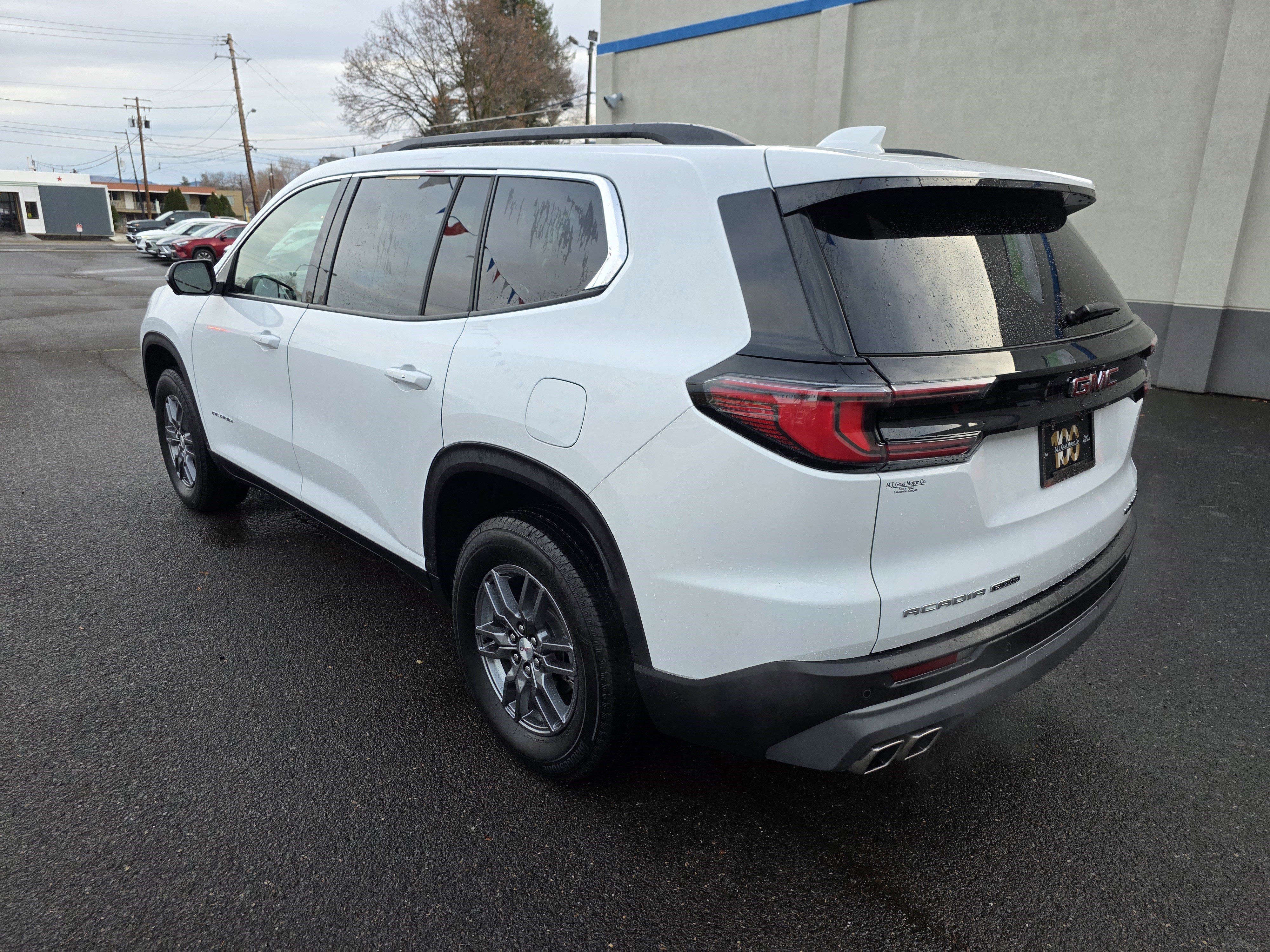 Used 2025 GMC Acadia Elevation image 6