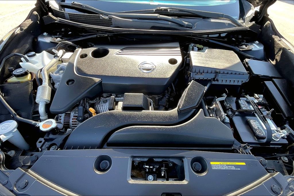 Used 2015 Nissan Altima 2.5 SL w/ Moonroof Package image 9
