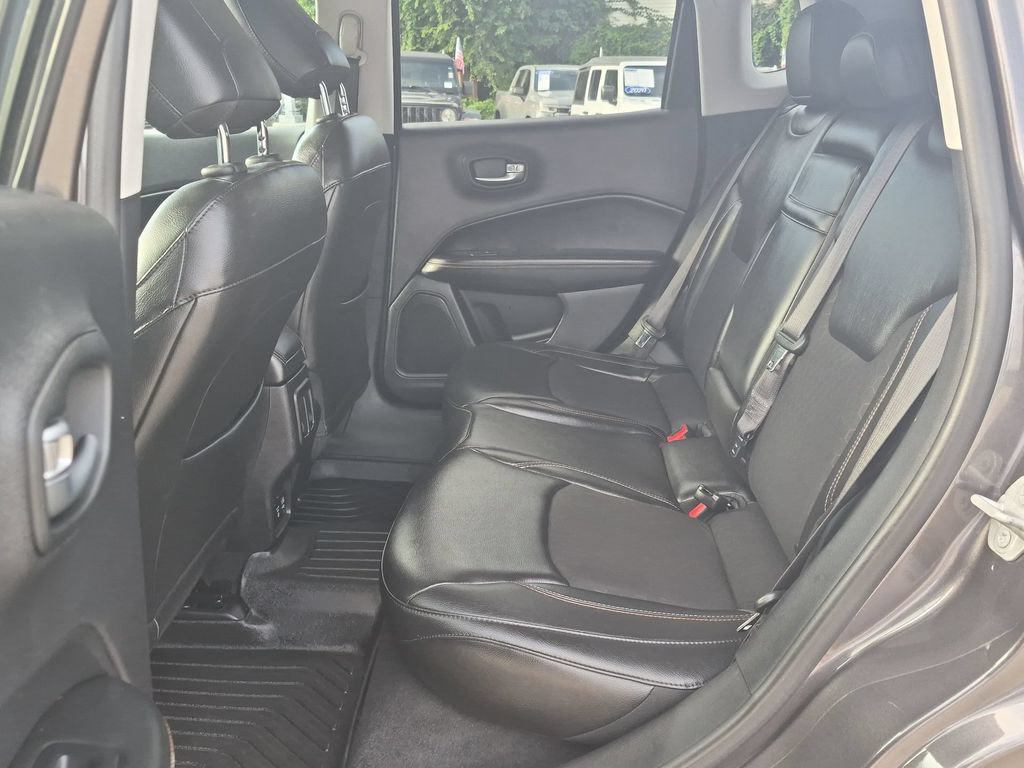 Used 2018 Jeep Compass Latitude w/ Popular Equipment Group AWD/4WD image 21