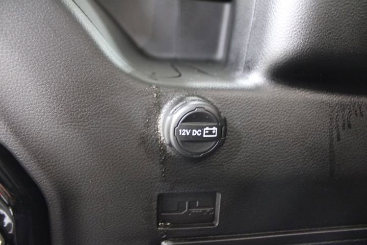 Used 2025 Jeep Wrangler Rubicon image 15