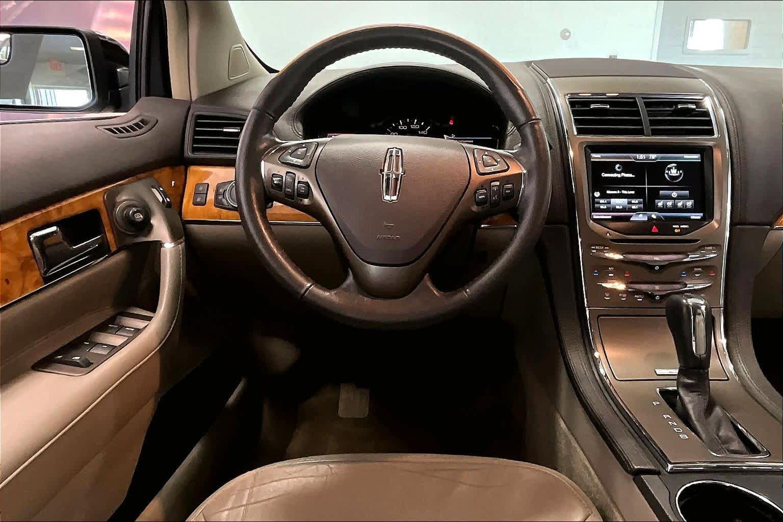 Used 2015 Lincoln MKX AWD w/ Olive Ash Wood Package image 12