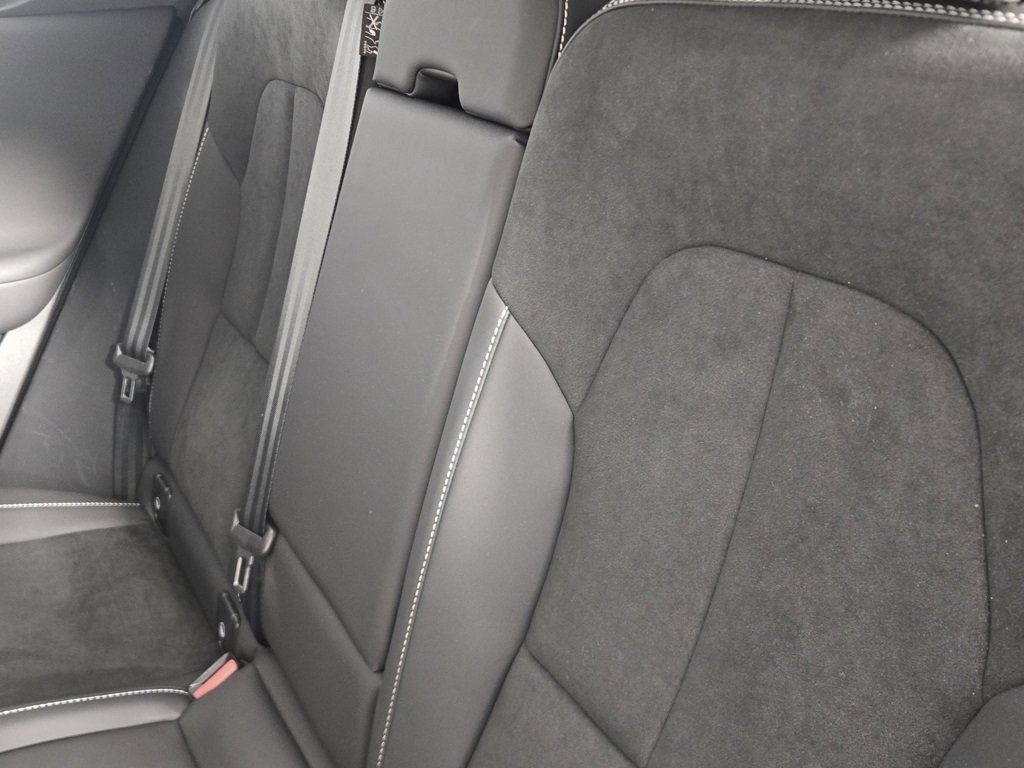 Certified 2023 Volvo XC40 B5 Ultimate w/ Climate Package image 13