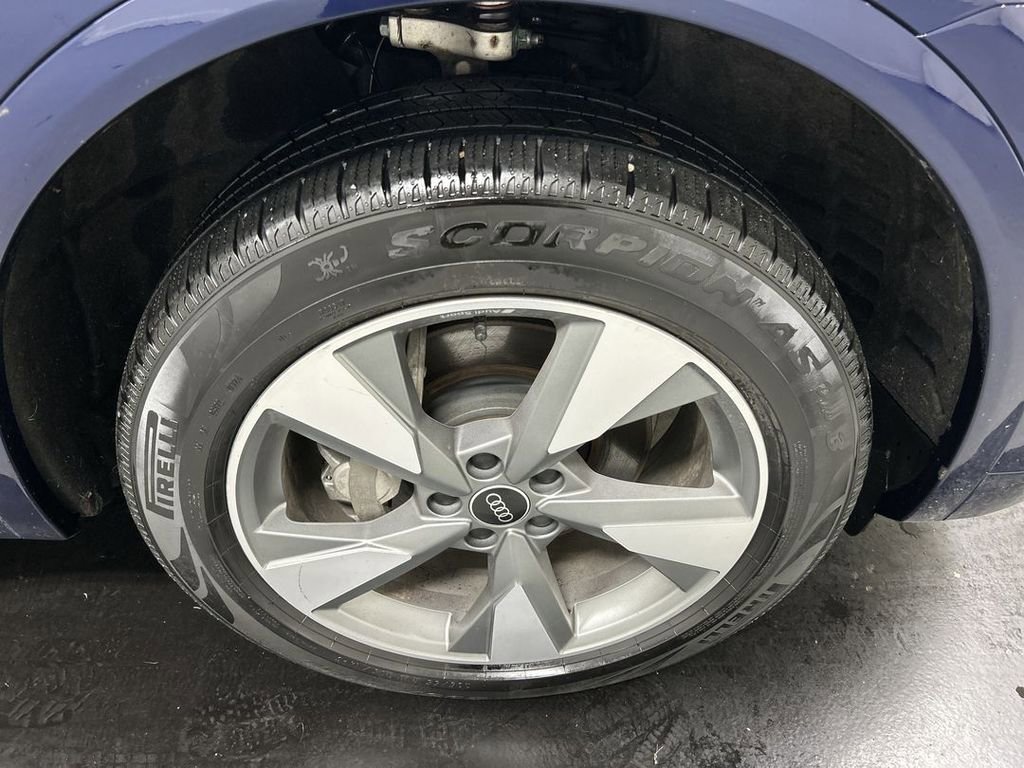 Certified 2024 Audi Q5 2.0T Premium Plus w/ Premium Plus Package image 9