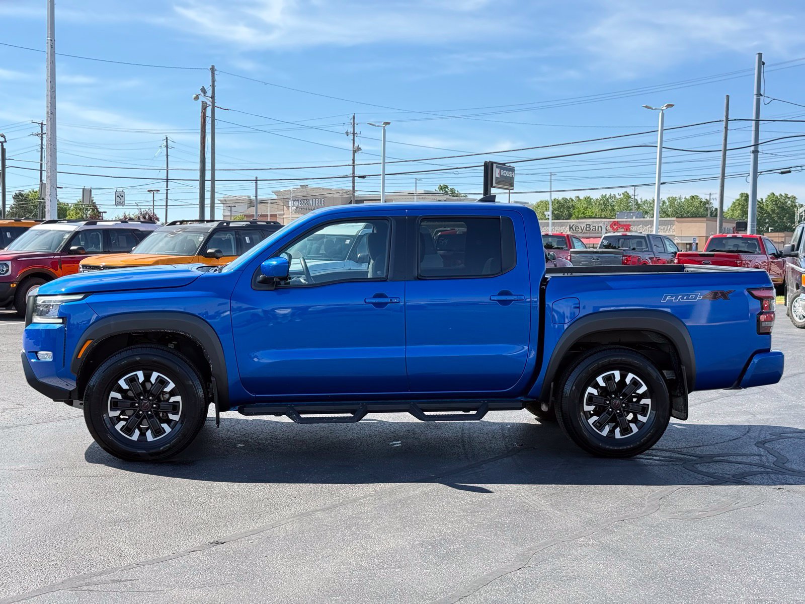Used 2024 Nissan Frontier PRO-4X w/ Pro Convenience Package AWD/4WD image 9