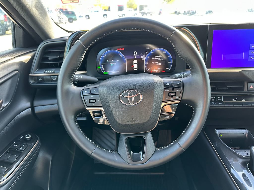 Used 2024 Toyota Crown XLE image 17