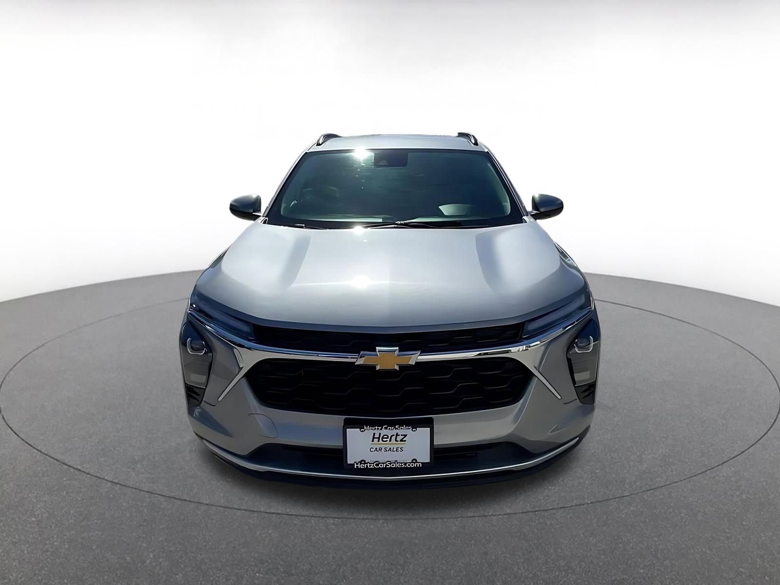 Used 2025 Chevrolet Trax LT image 4