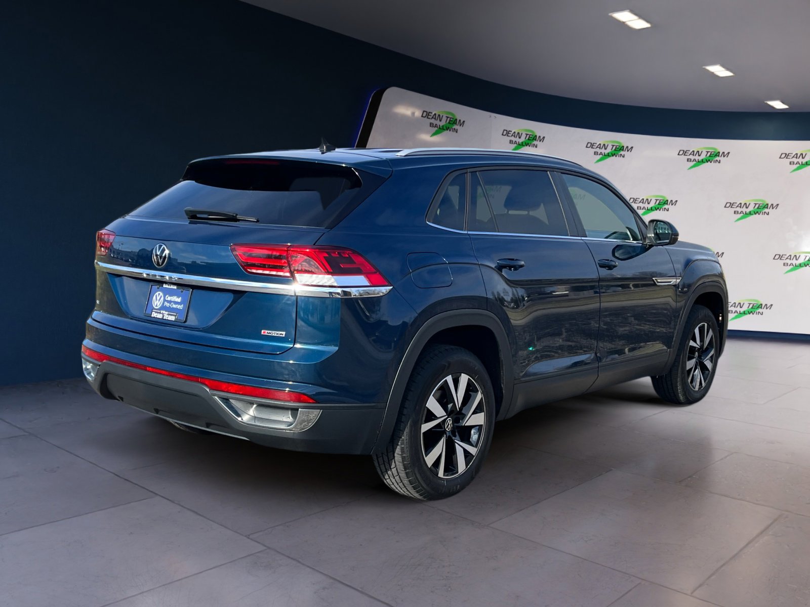 Certified 2022 Volkswagen Atlas Cross Sport SE image 8