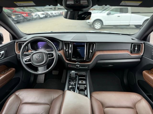 Used 2023 Volvo XC60 B5 Plus AWD/4WD image 2